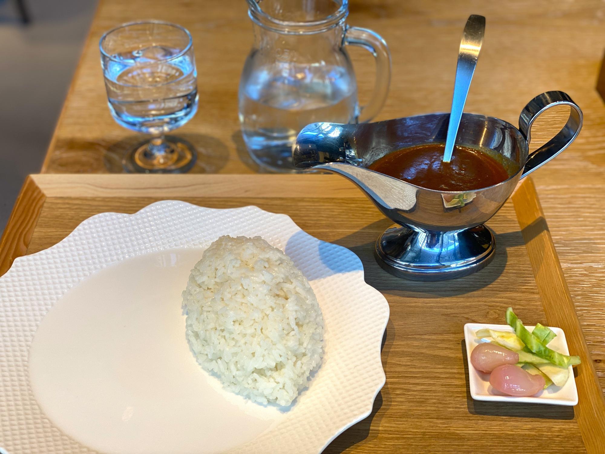 野菜と果実たっぷり　ミュゼカラト特製カレーライス1100円