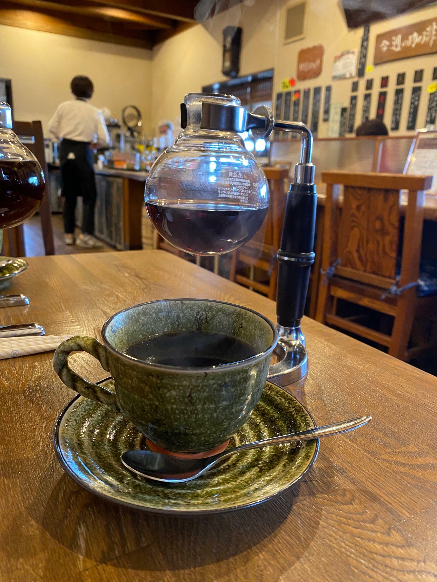 和食器のコーヒーカップも手馴染みが良いです。