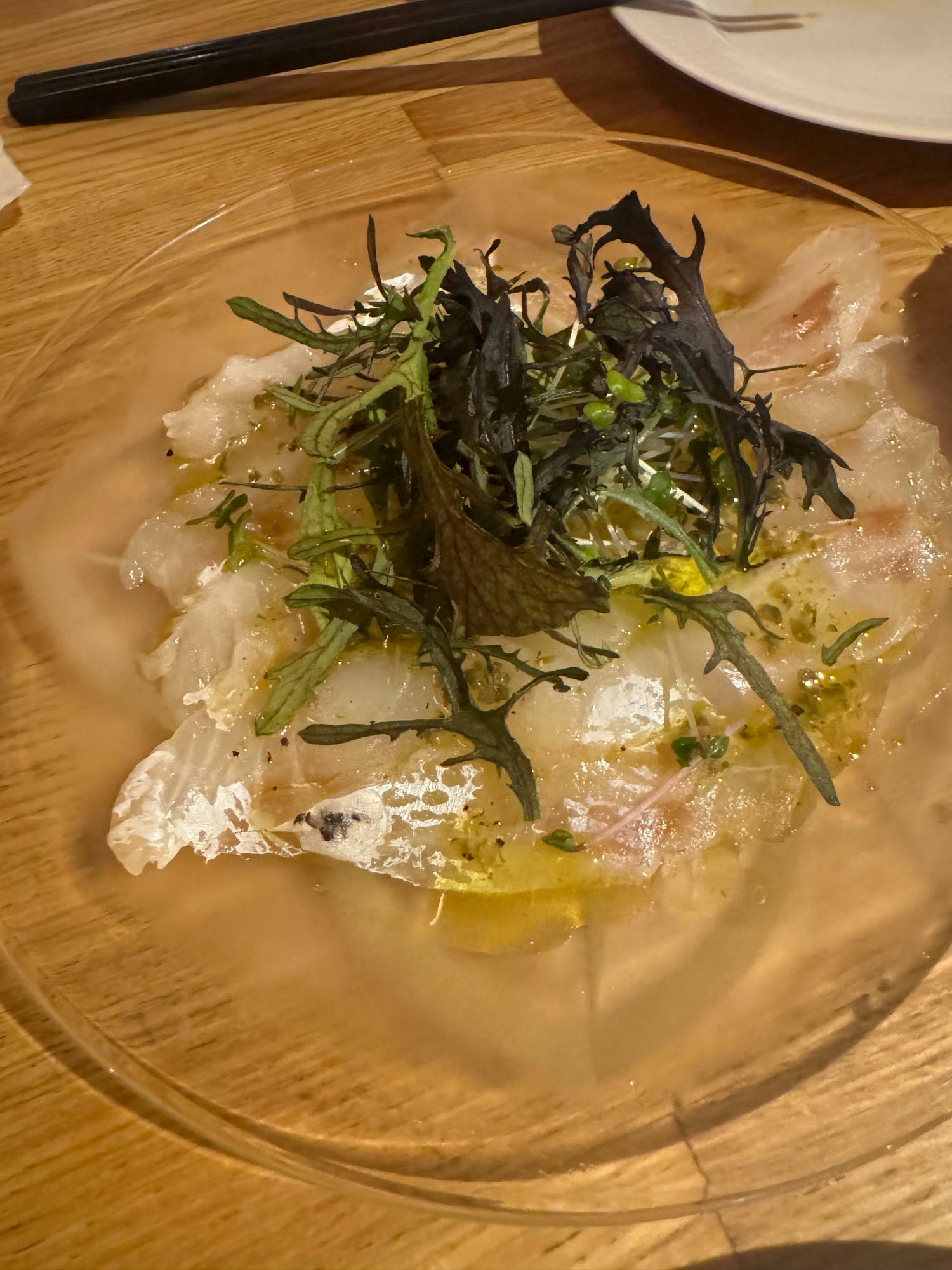 昆布〆本日の魚のカルパッチョ　１６５０円（税込）