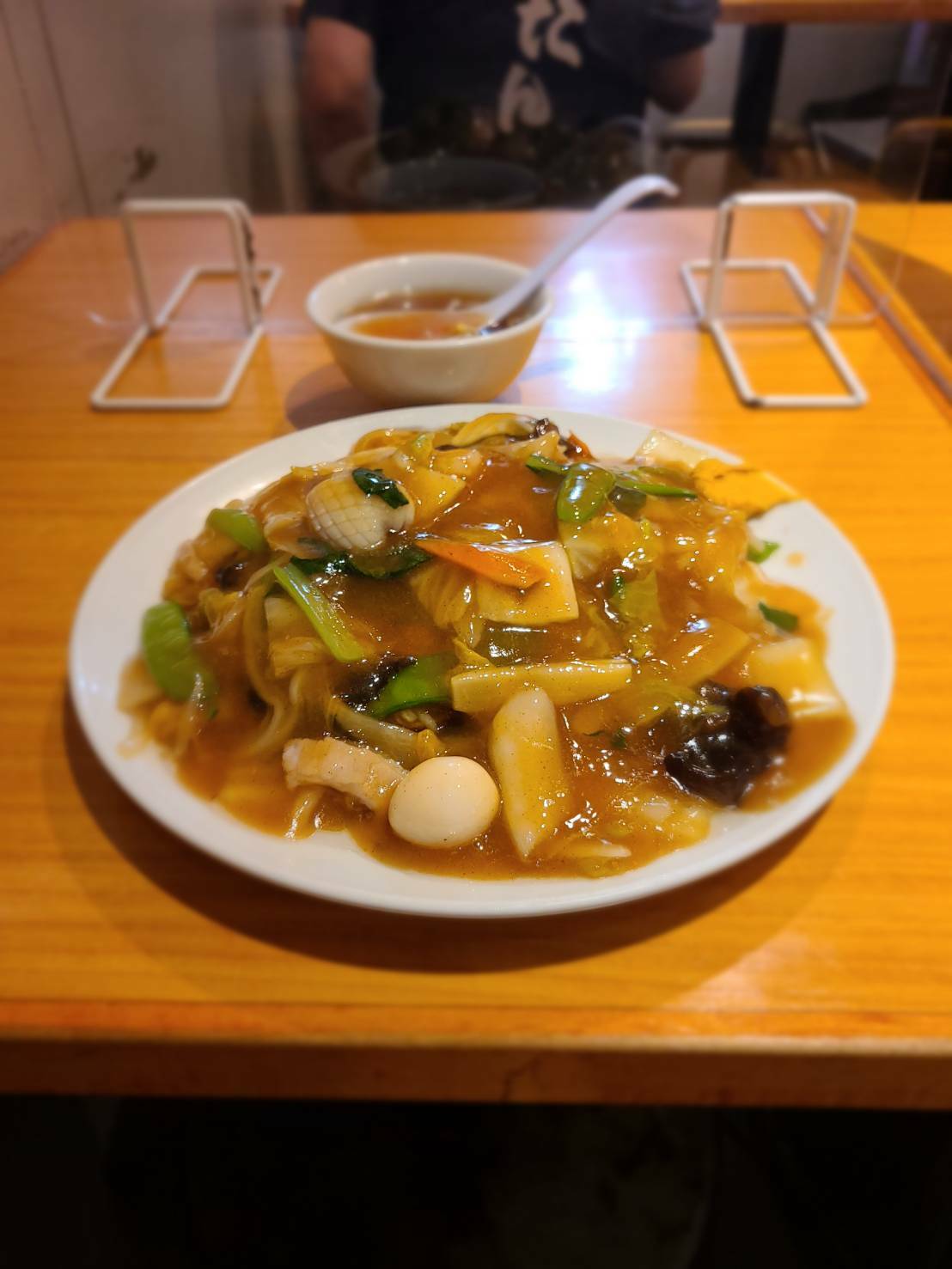 赤坂店のスペシャリテ。『リンガーハット』の皿うどんを彷彿とさせる餡の美味しさです