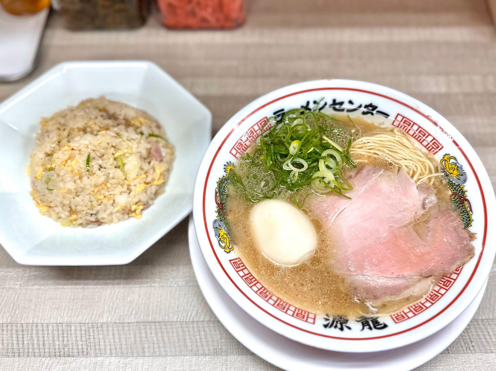豚骨ラーメン 濃厚魚介豚骨ラーメン ら〜めん 980円 味玉ら〜めん 1100円