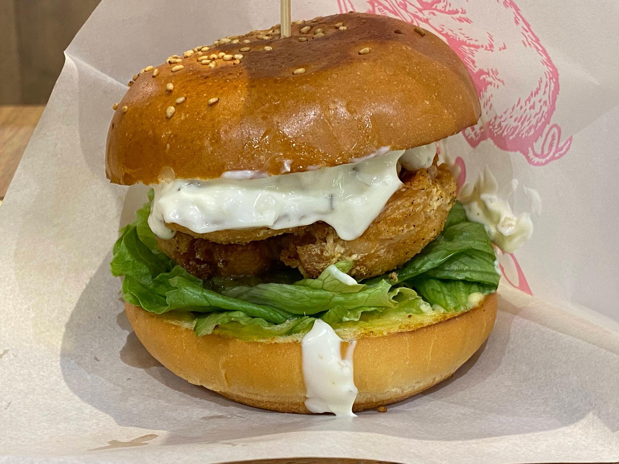 足立区】北千住駅ナカにある「Z BURGER&CBT」で本格ハンバーガー