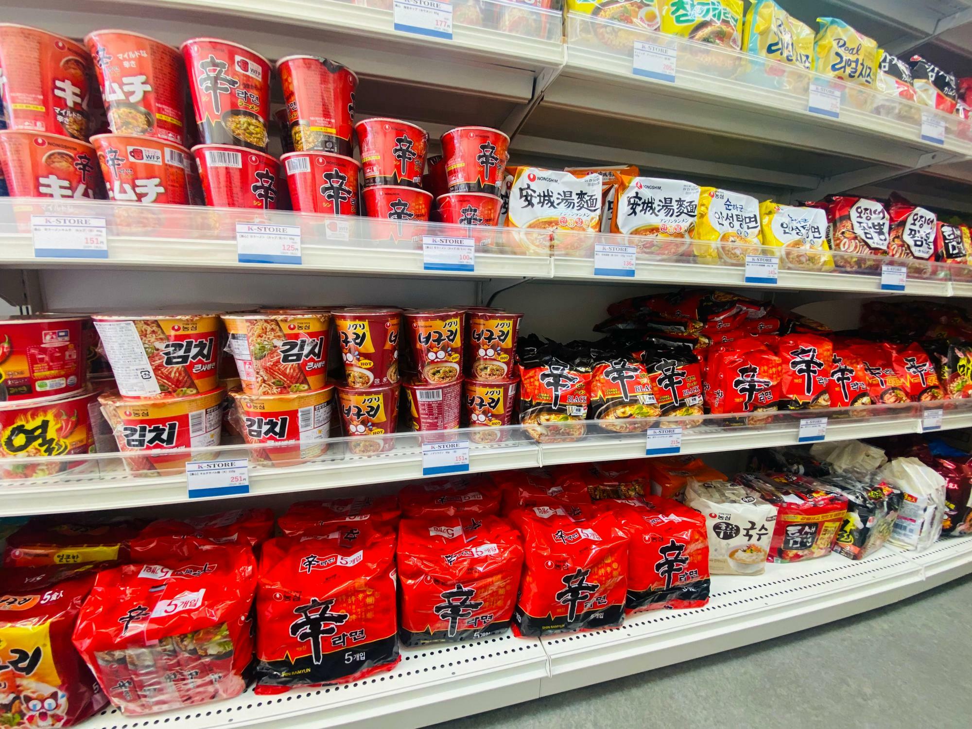韓国麺の王道「辛ラーメン」だけでも色々な種類が販売されています