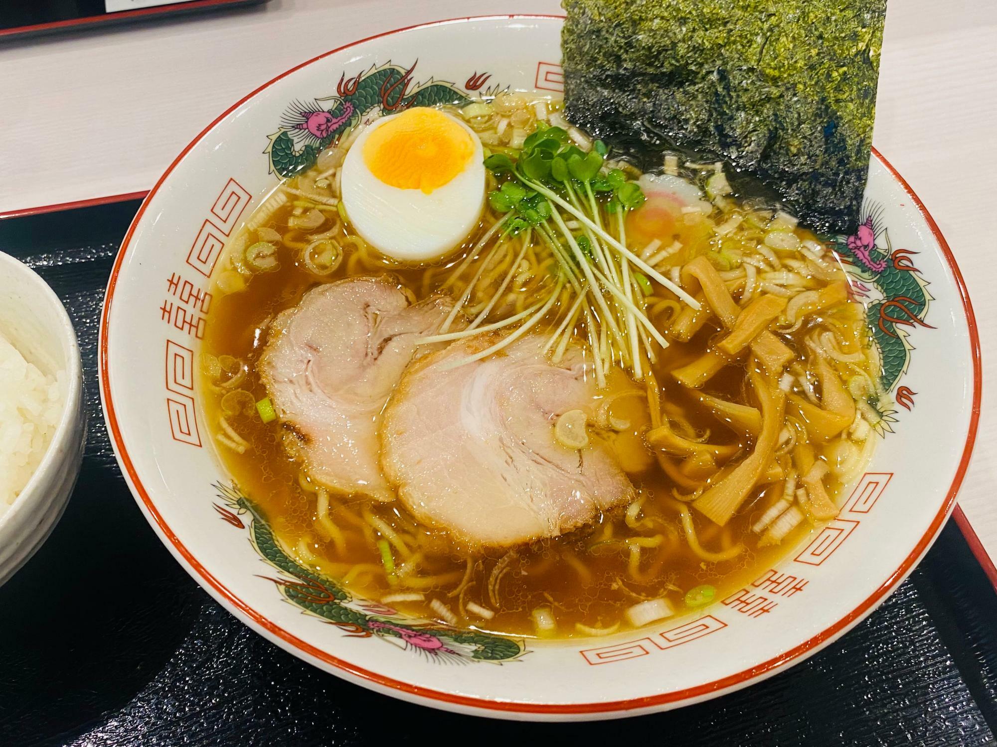 「醤油ラーメン（800円）」