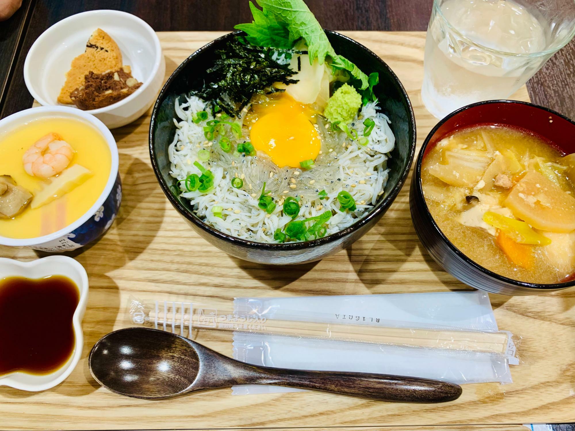 U-cafeしらす丼定食