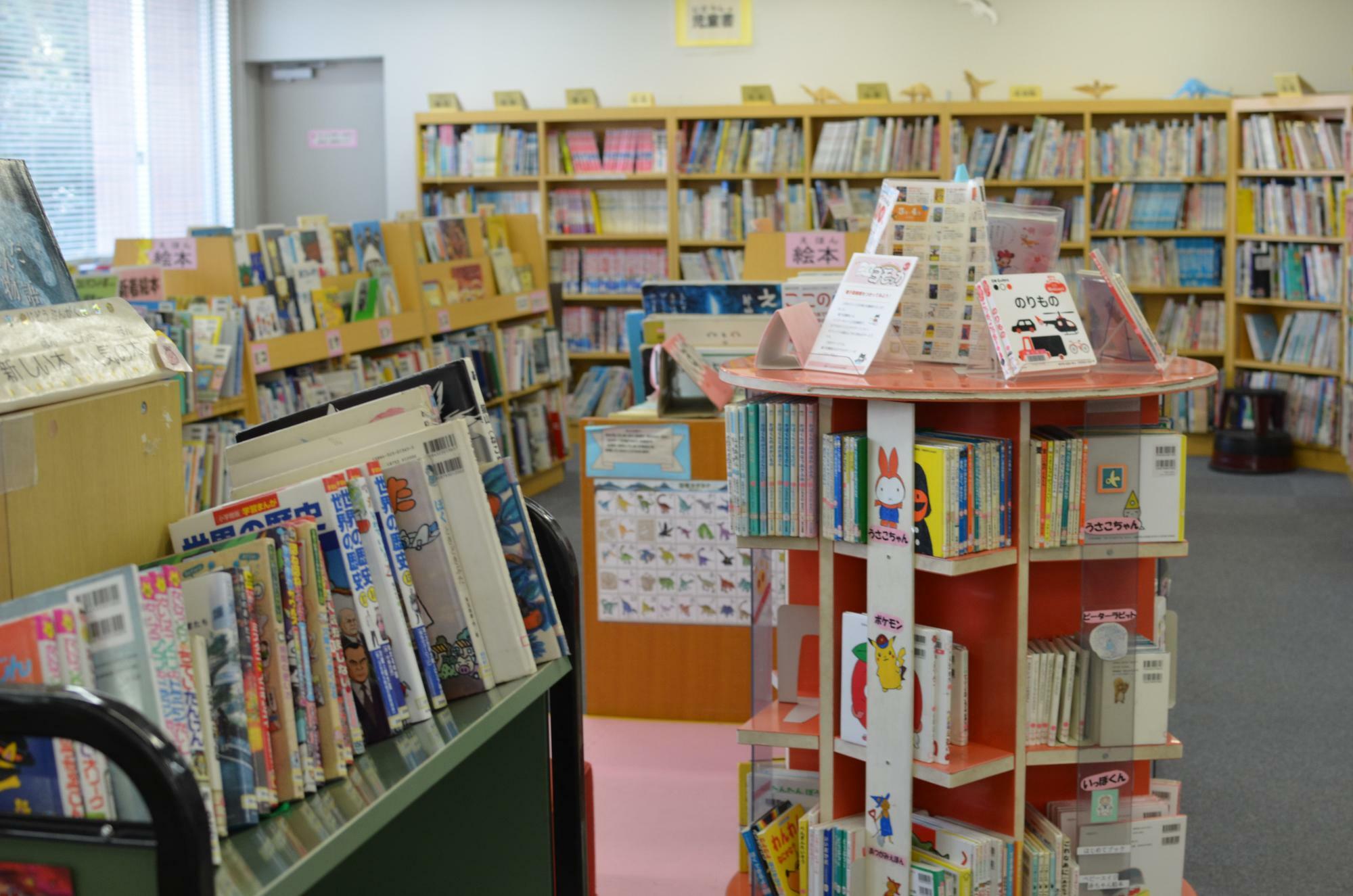 児童書の蔵書は約14,000冊と非常に充実しています。