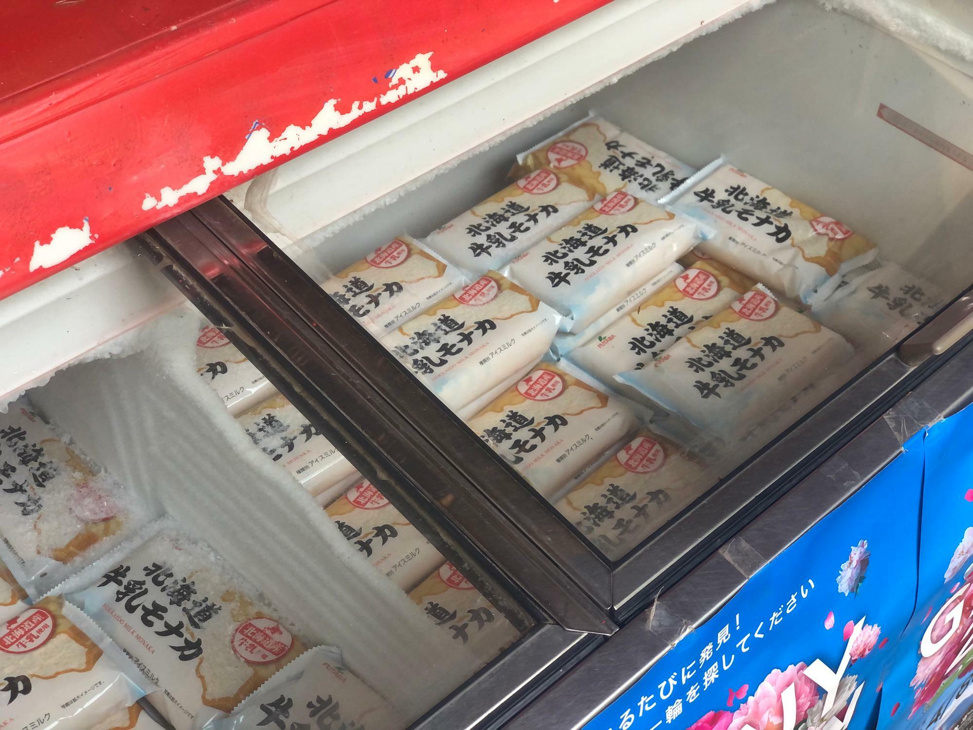 暑い日や、お子様にも嬉しいジャンボ最中アイスも販売されていました。