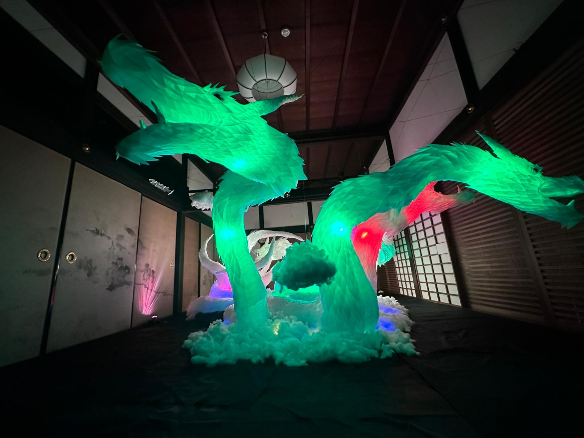王寺町】達磨寺の年越し鐘つきイベントで登場!巨大な 王寺町】達磨寺の年越し鐘つきイベントで登場!巨大な