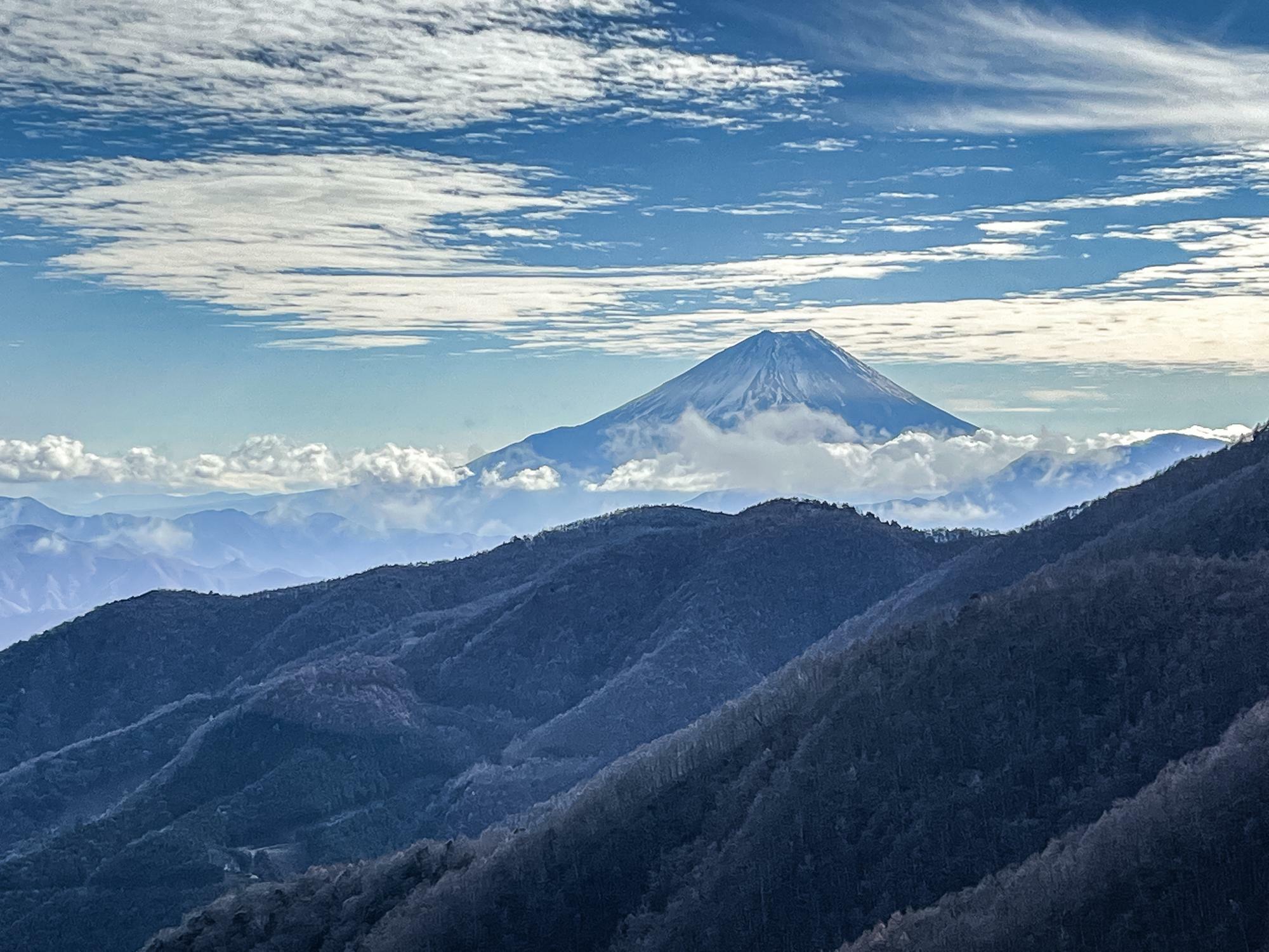 富士山も雲に隠れたり表れたりしながら綺麗な姿を拝ませていただきました