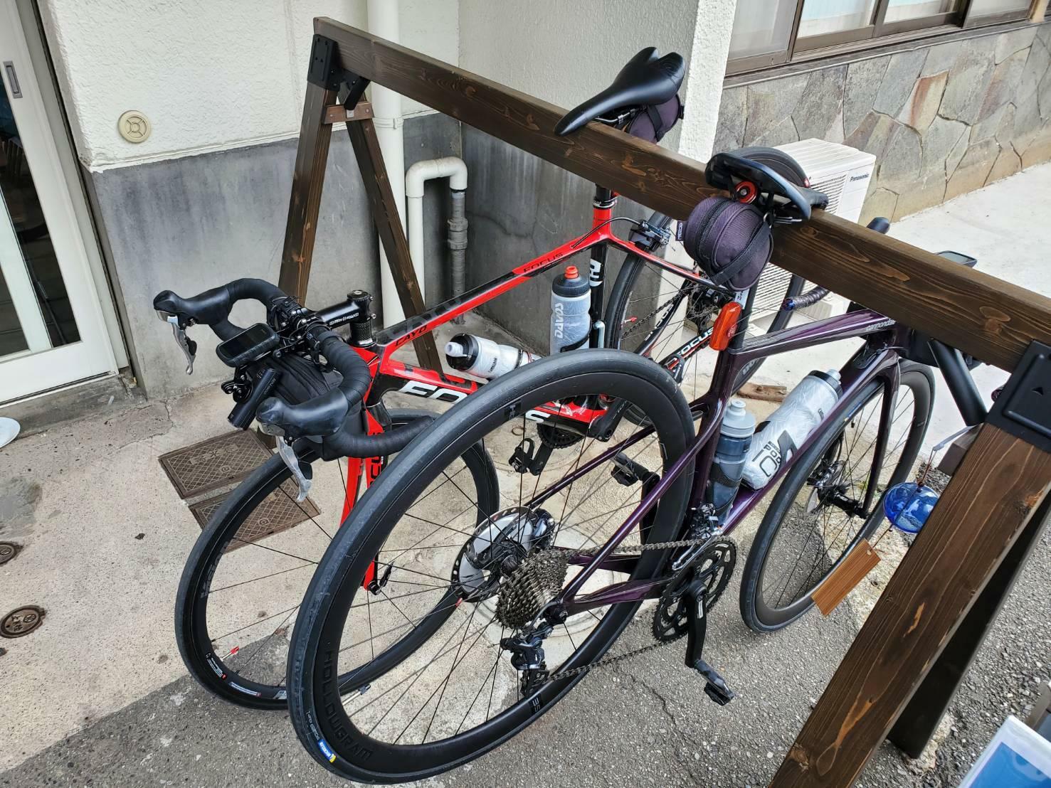 お客さんにロードバイクを撮らせていただきました。