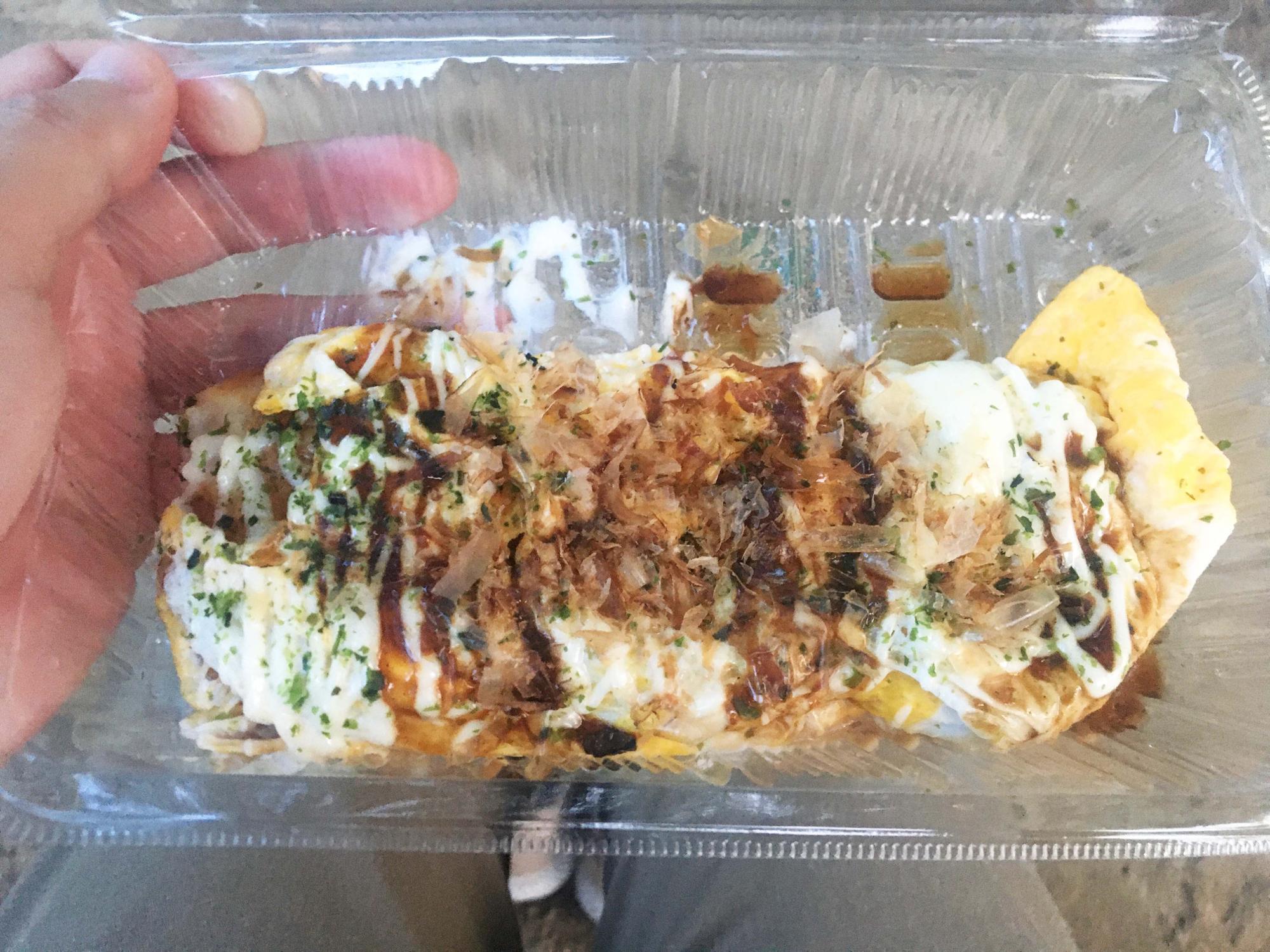 東大阪市】1つなんと250円!卵で巻いたたこ焼きもカリカリ食感が 東大阪市】1つなんと250円!卵で巻いたたこ焼きもカリカリ食感が