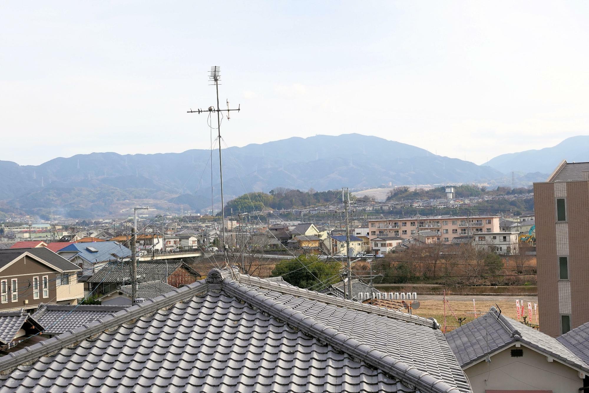 寺内町から石川方面を見ると高台になっているのがわかる