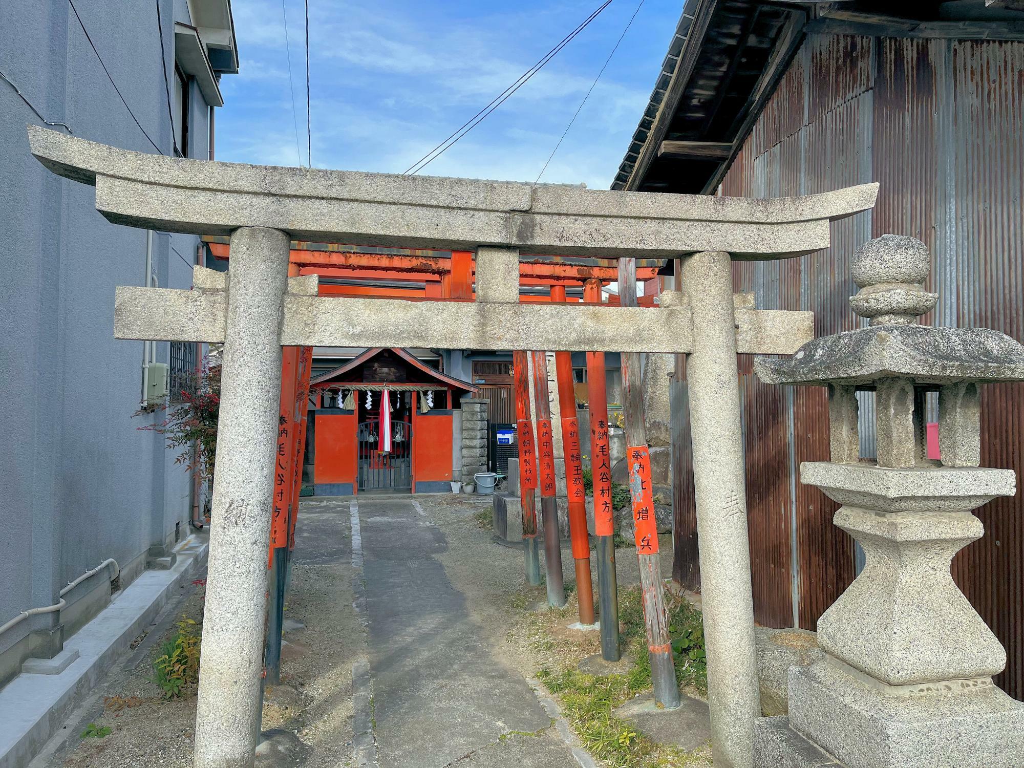 旧毛人谷村で鎮座している五六七大明神（現：富田林市本町）