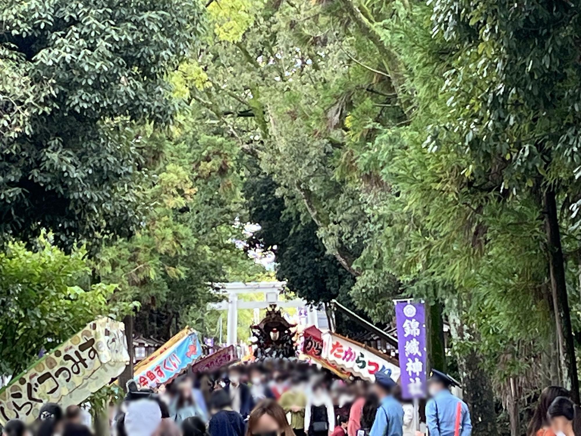 昨年の錦織神社でのだんじり宮入りのようす　※注：伏山のだんじりではありません