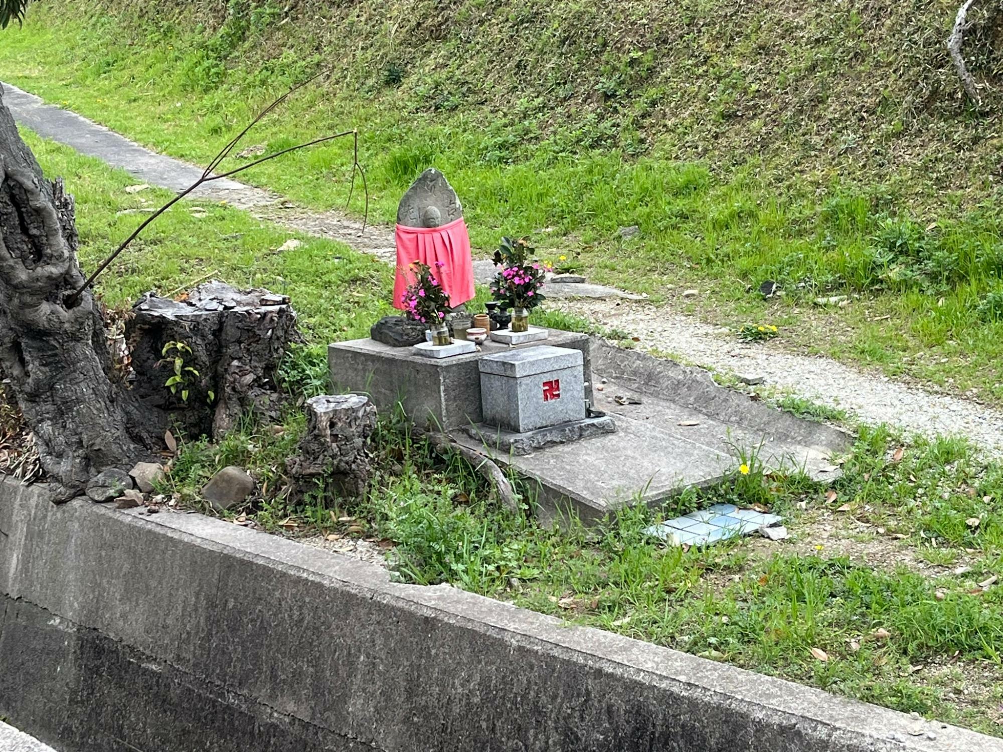 大峯山登拝記念碑のすぐ近くにあった地蔵菩薩