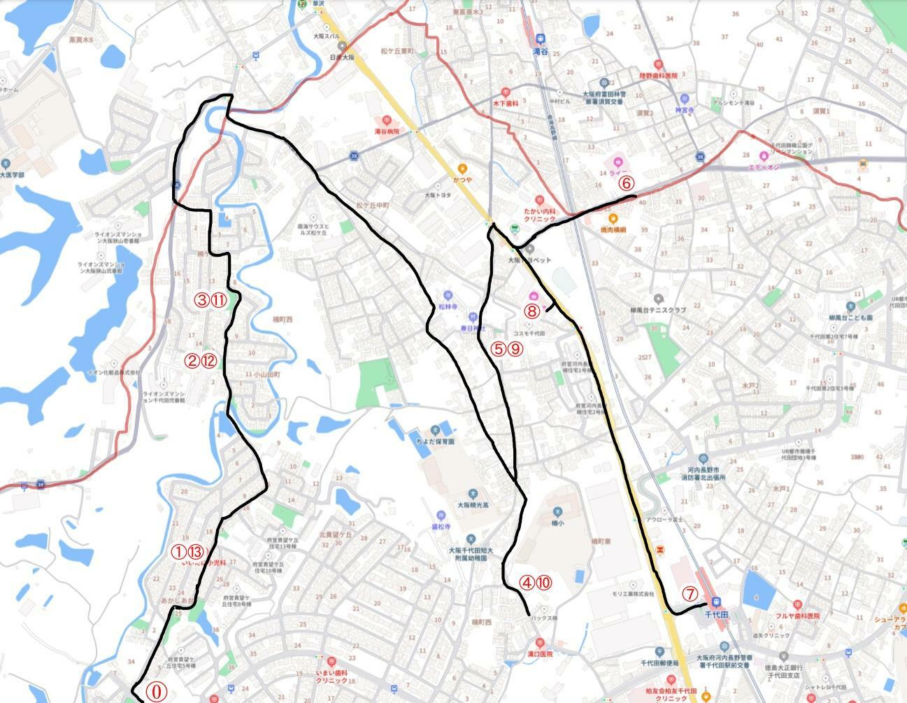 黒線がバスのルート、赤線は市境