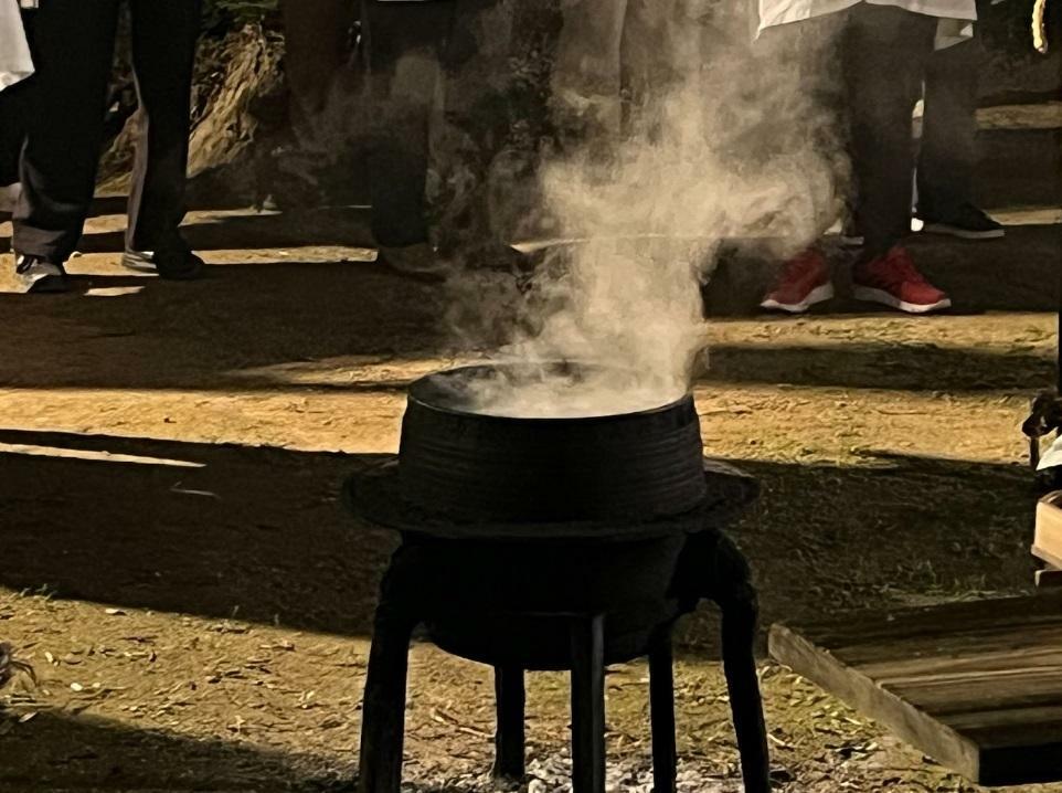 参考：蟹井神社の湯立神事