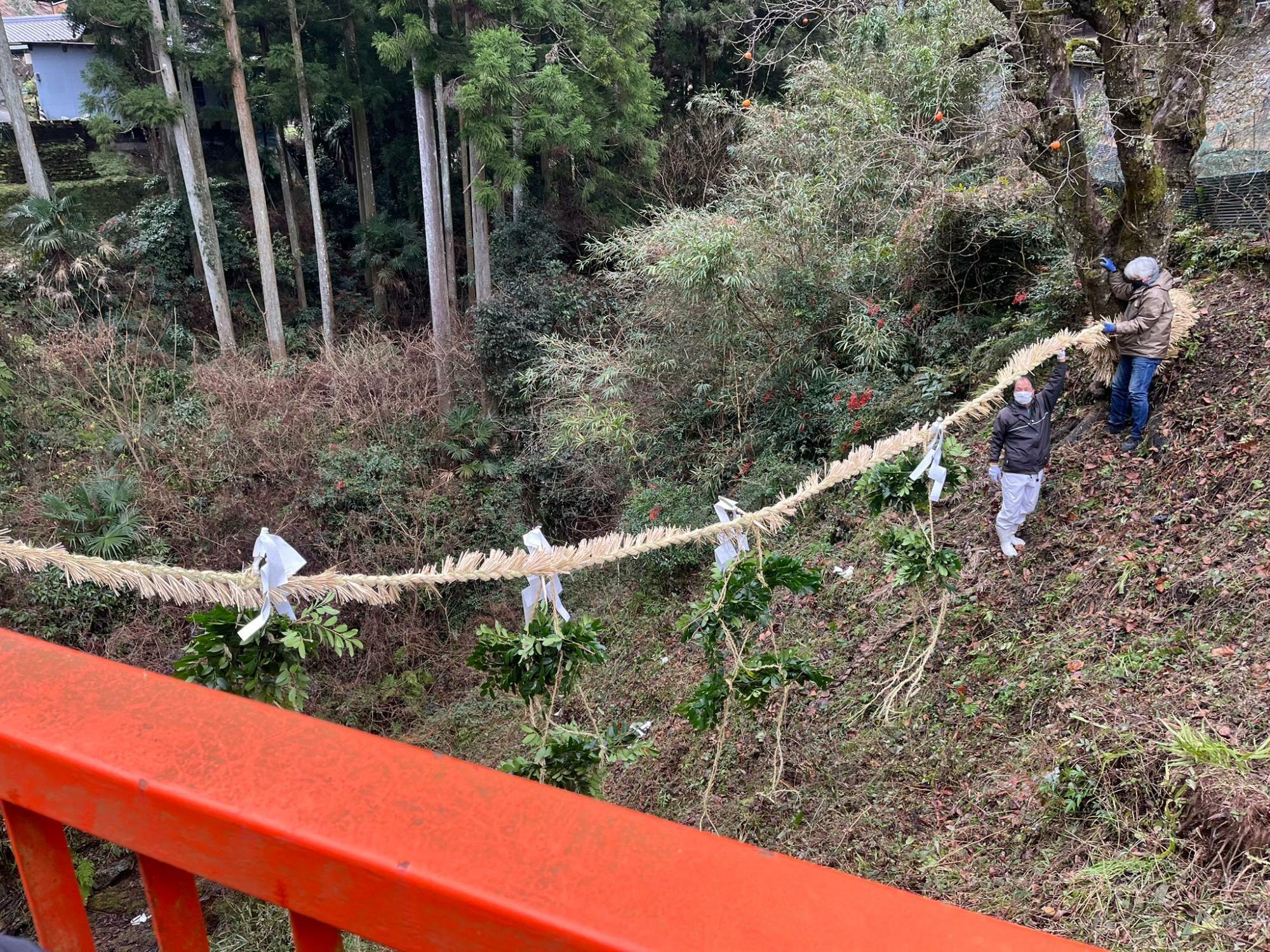 今年１月に行われた縄かけ神事