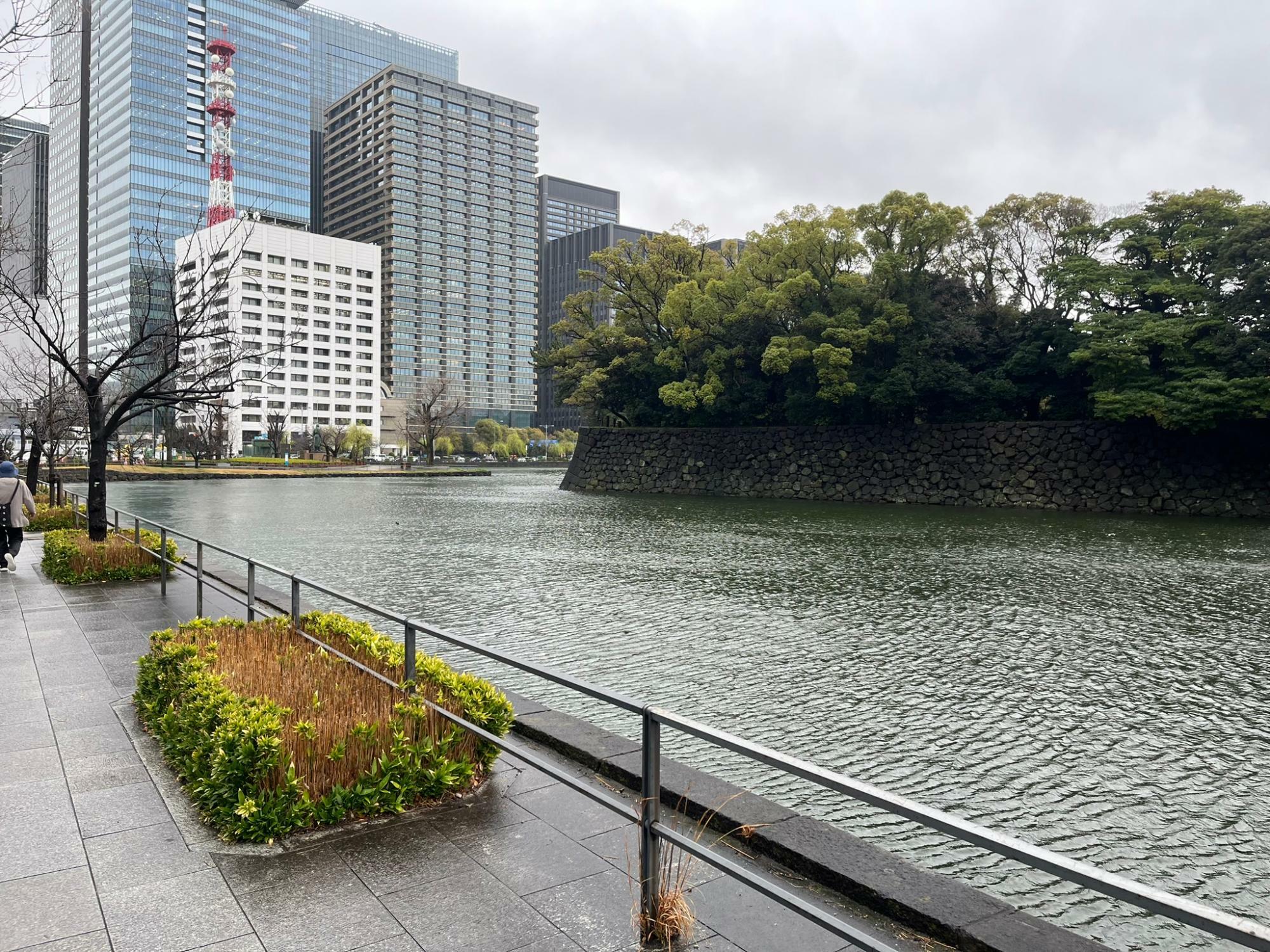 東京