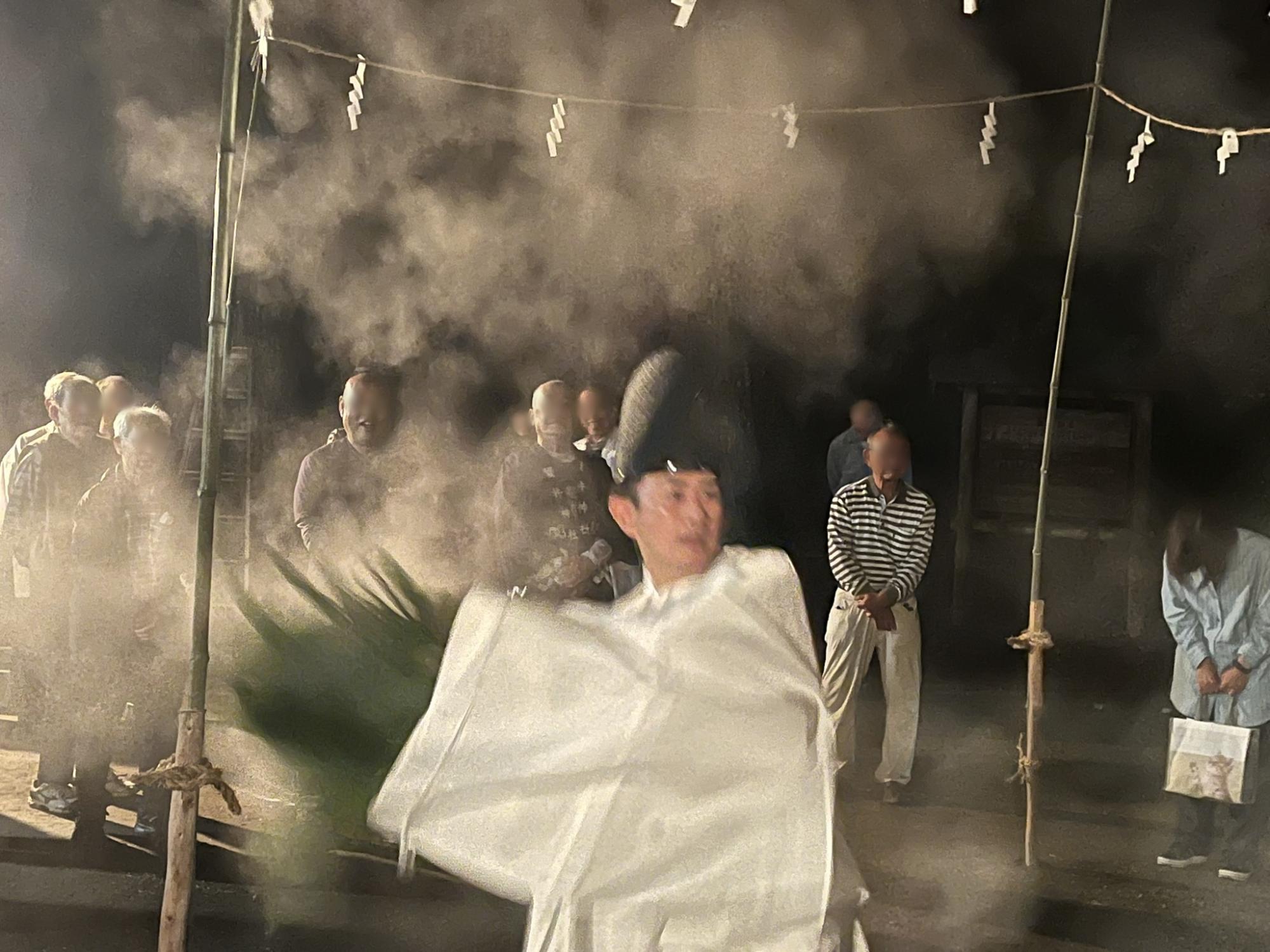 今年の秋に行われた蟹井神社の湯立神事