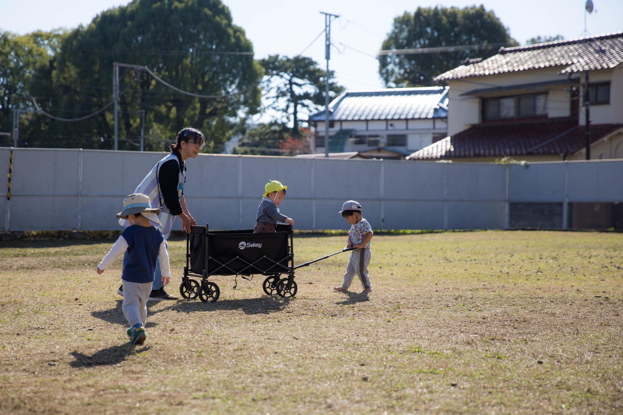 子どもたちも広々と遊べます