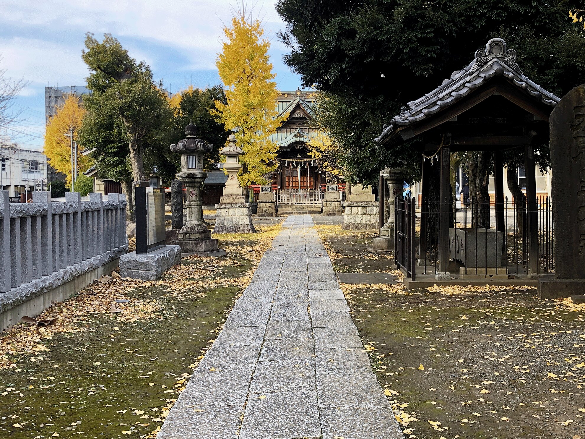 川崎市中原区】めずらしい砲弾をかかえる狛犬⁈ 大戸神社<初詣 川崎市中原区】めずらしい砲弾をかかえる狛犬⁈ 大戸神社<初詣