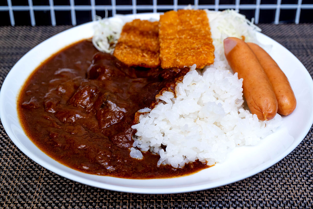 「アパ社長カレー」の調理例