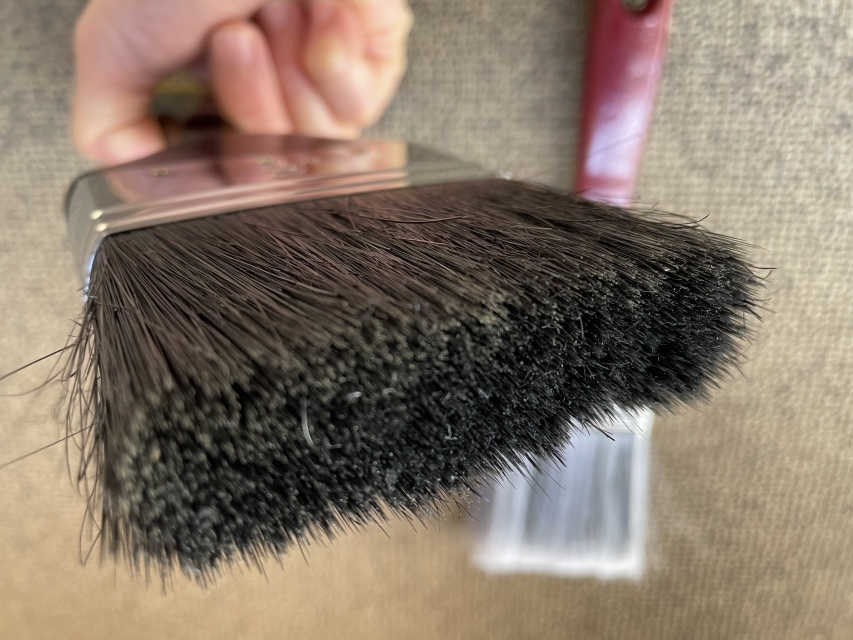 塗料用なので毛先が細かく密集し、汚れをしっかりキャッチします。