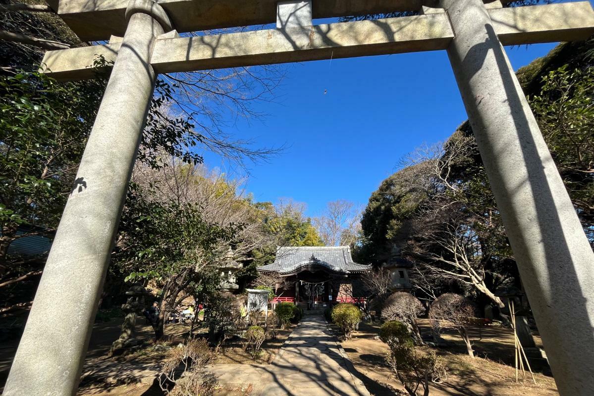 吾妻神社が見えたらもうすぐ！