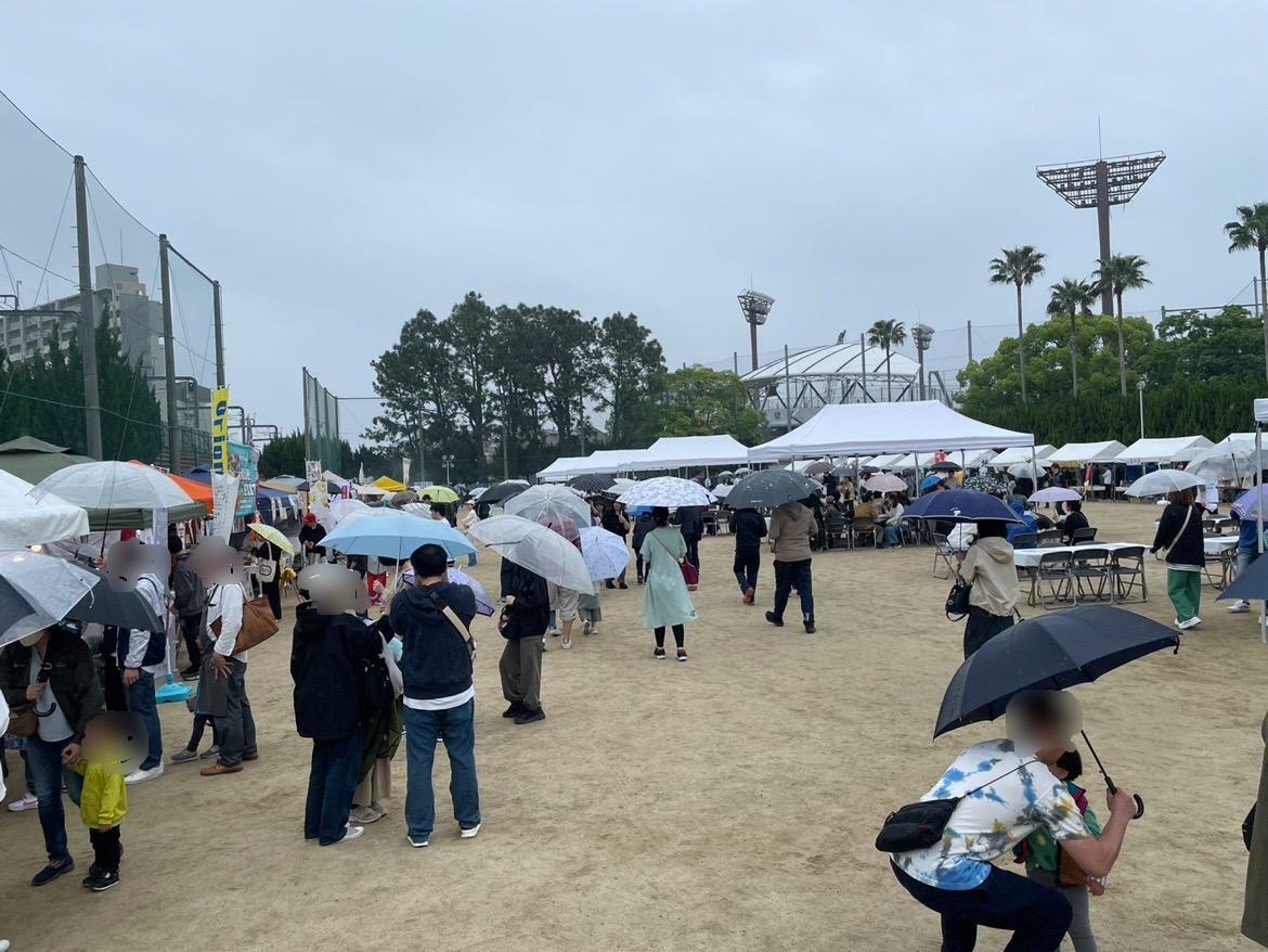 ▲写真提供：豊中Supe。「豊中Supeフードフェス2024春」は雨でしたが、たくさんのお客さんが来てくれたそうです