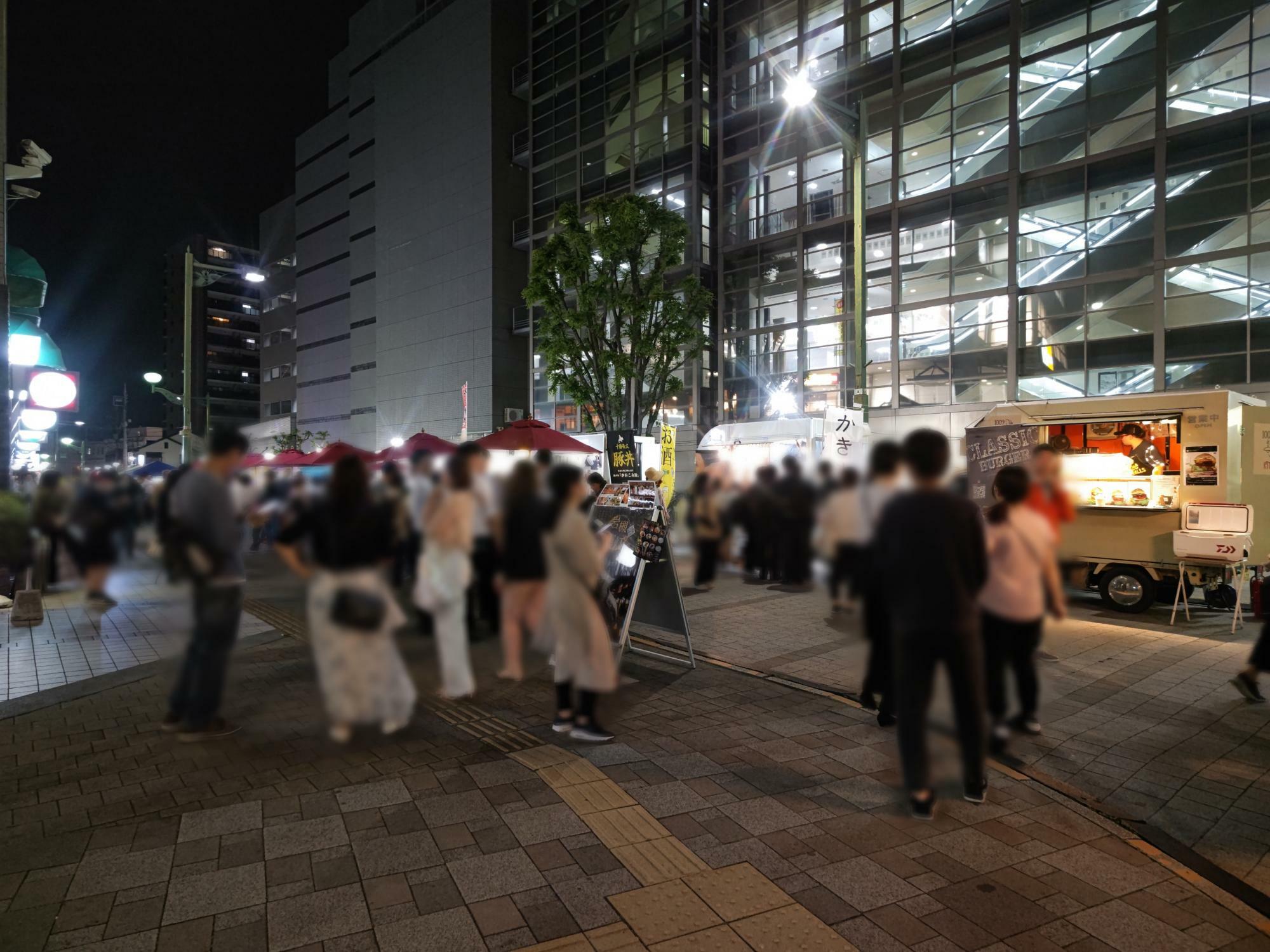 会場となるWATSU東館と西館の間にあるクレセントモール