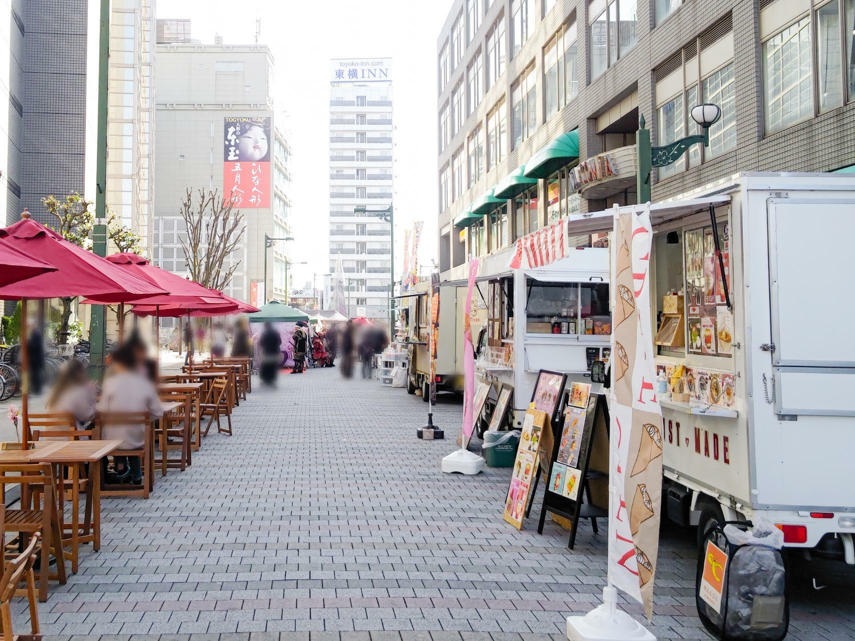 WATSU東館と西館の間にあるクレセントモール