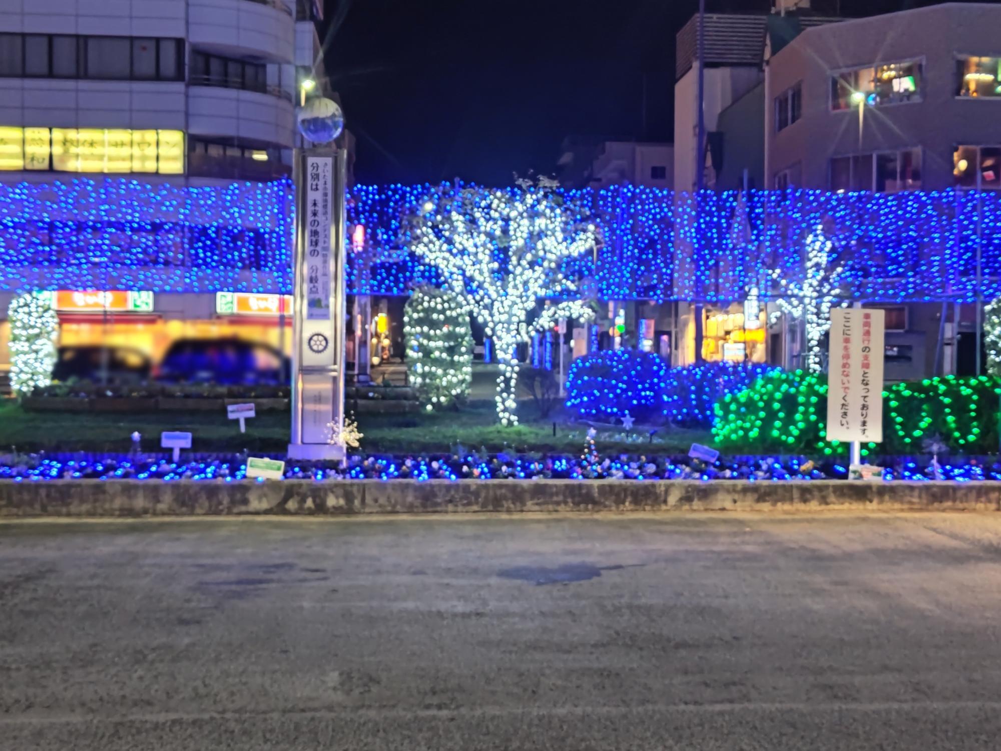 「東大宮駅西口駅前イルミネーション」の様子