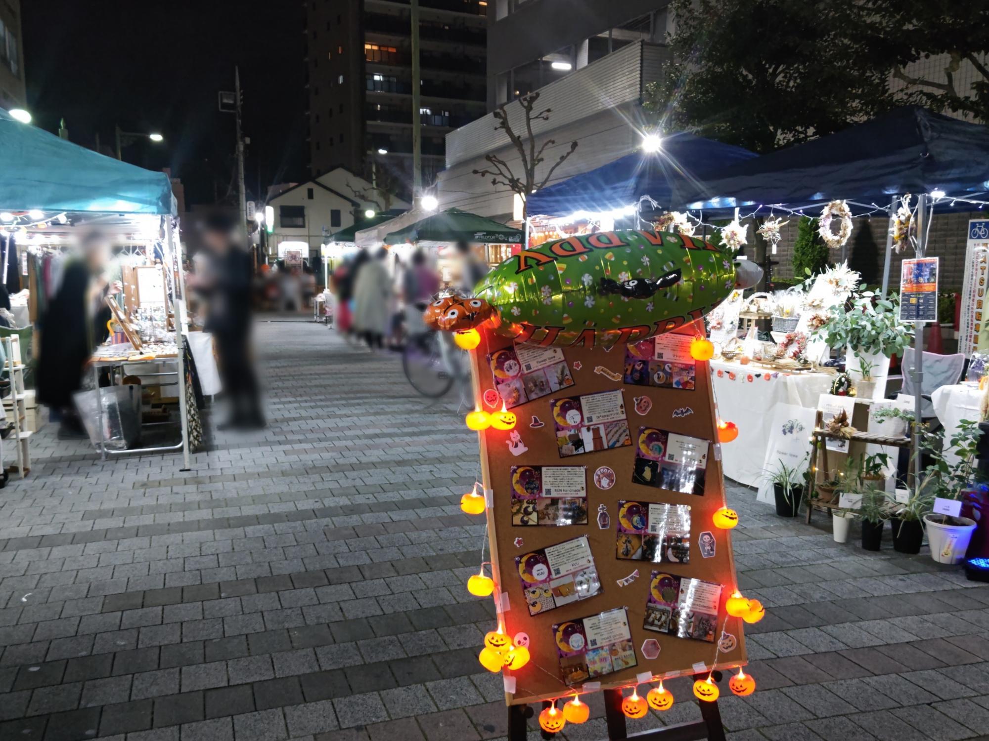 会場となるWATSU東館と西館の間にあるクレセントモール