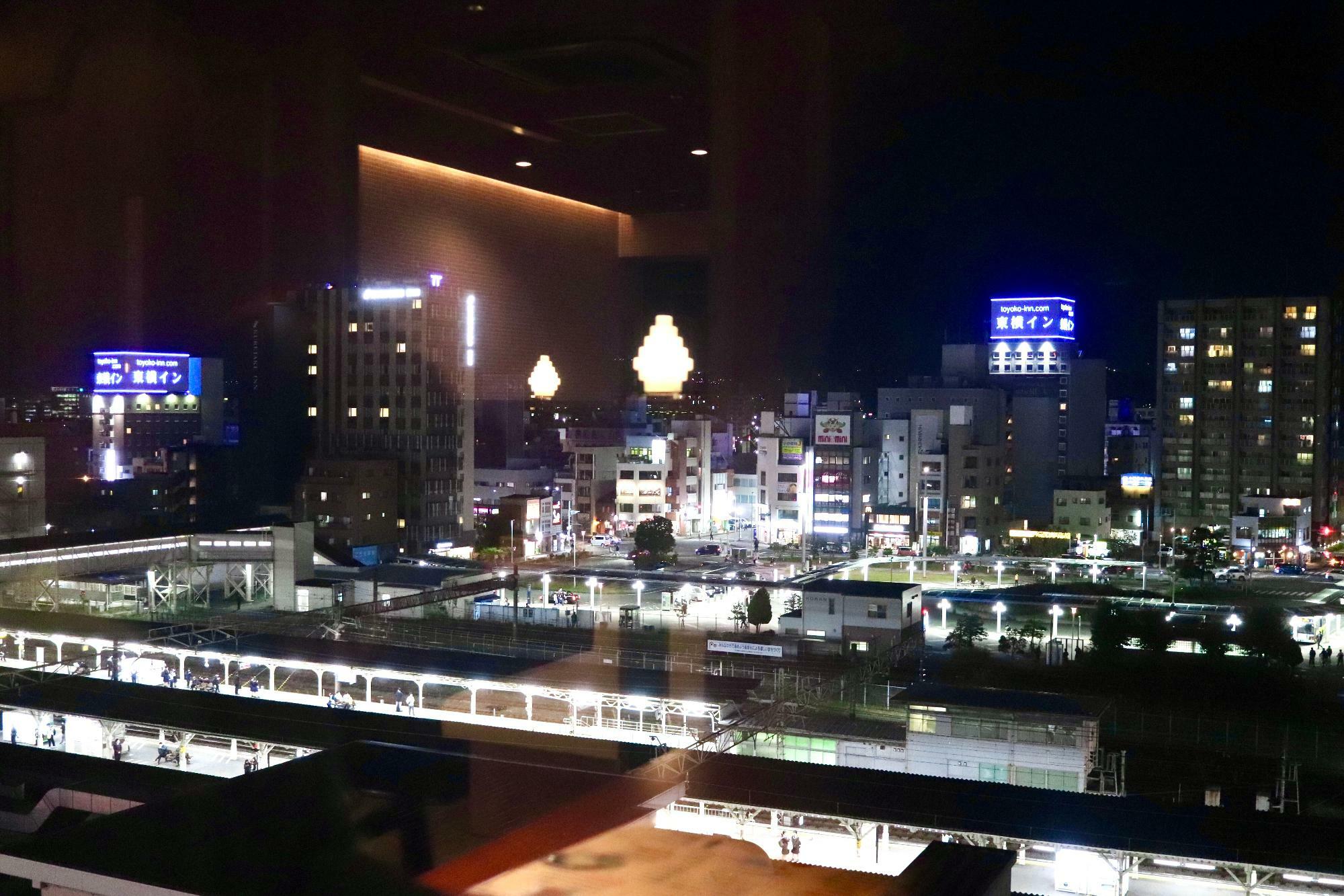 沼津駅北口方面の夜景がよく見えます