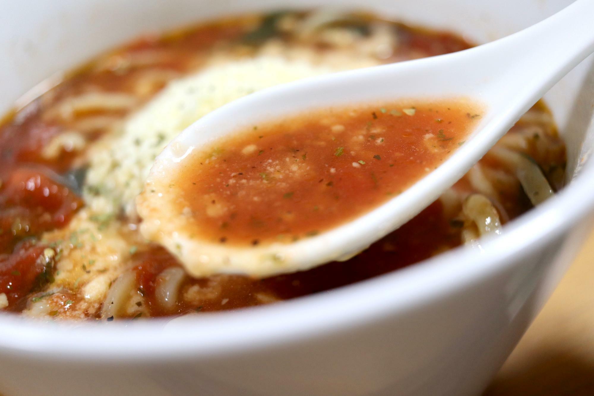 イタリア産完熟トマトをたっぷり使ったスープ