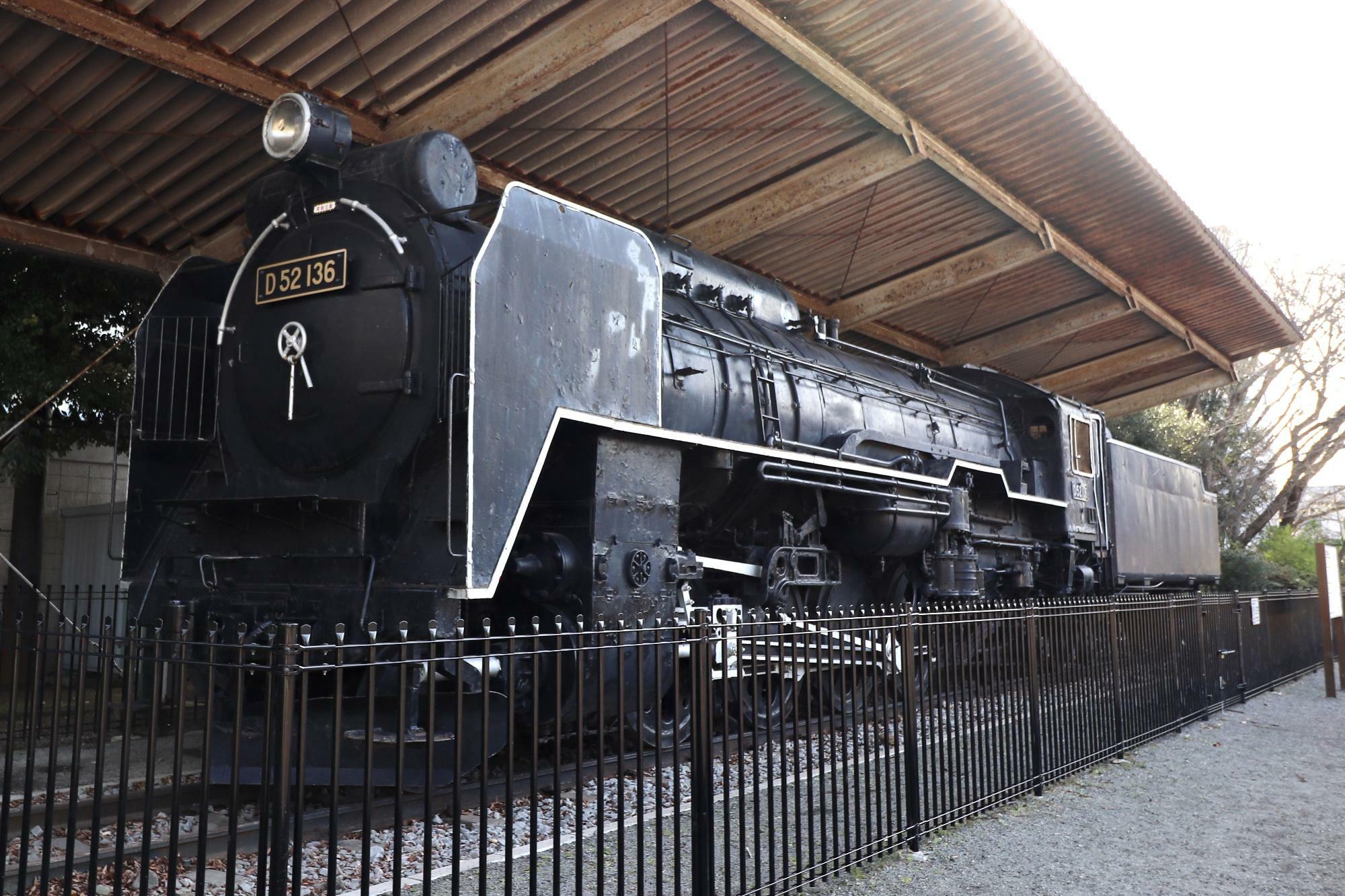 そのままの姿が保存される蒸気機関車「D52」