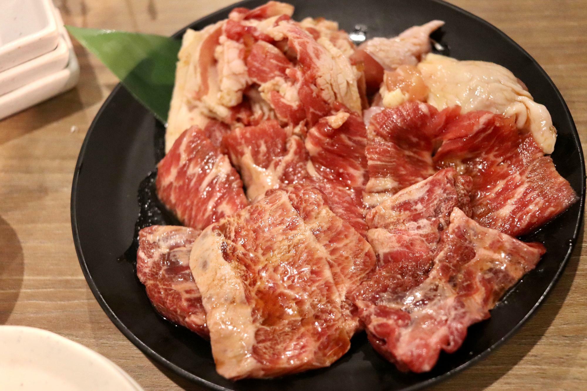 「大盛り焼肉定食」（1,290円＋税）のお肉