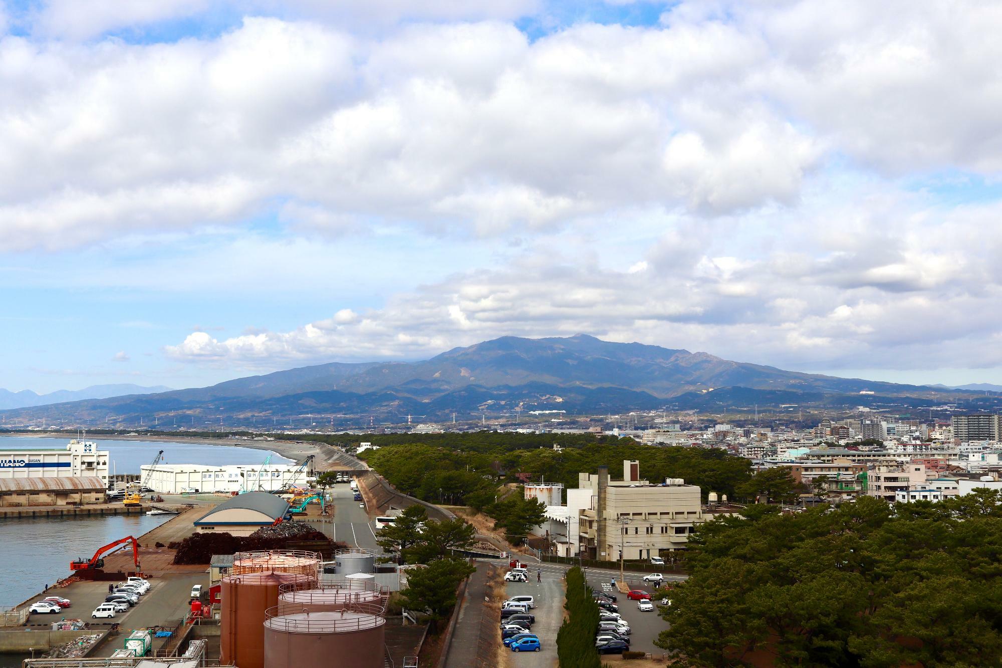 晴れた日には富士山もよく見えます