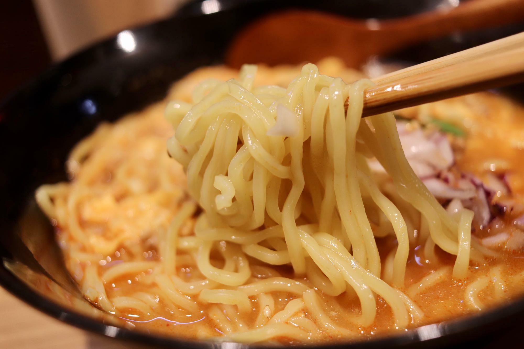 プリプリ食感で食べごたえたっぷりの麺