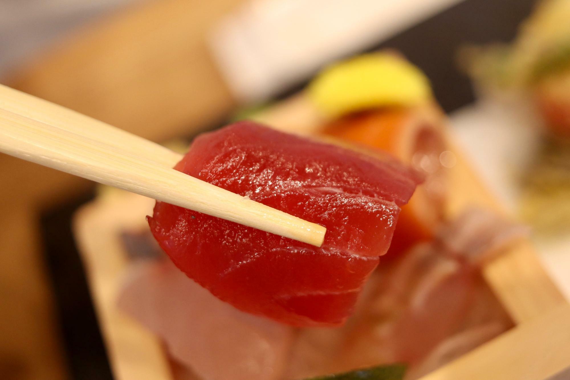 もっちり食感に豊かなうま味がたまらないまぐろの赤身