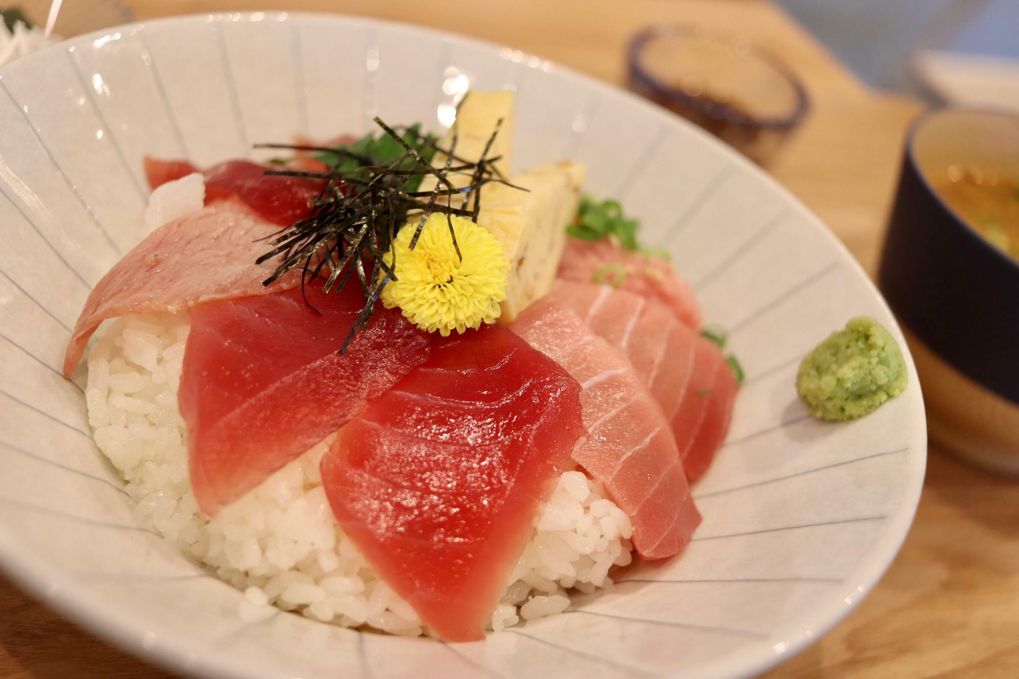 「まぐろづくし丼」1,650円税込