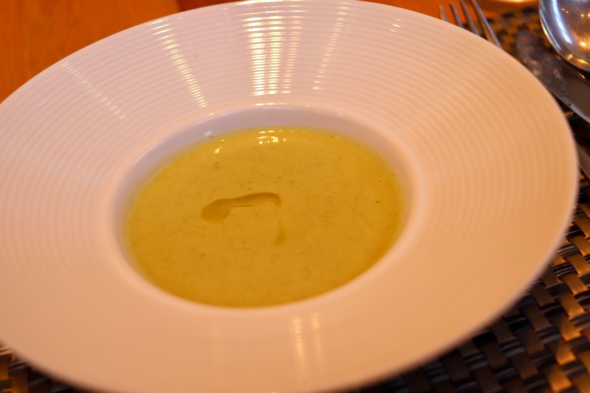 スープ：ズッキーニのポタージュ