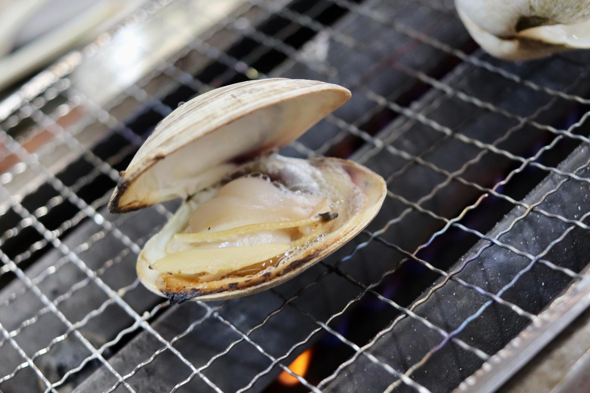 焼きたての貝ははたまらない美味しさ