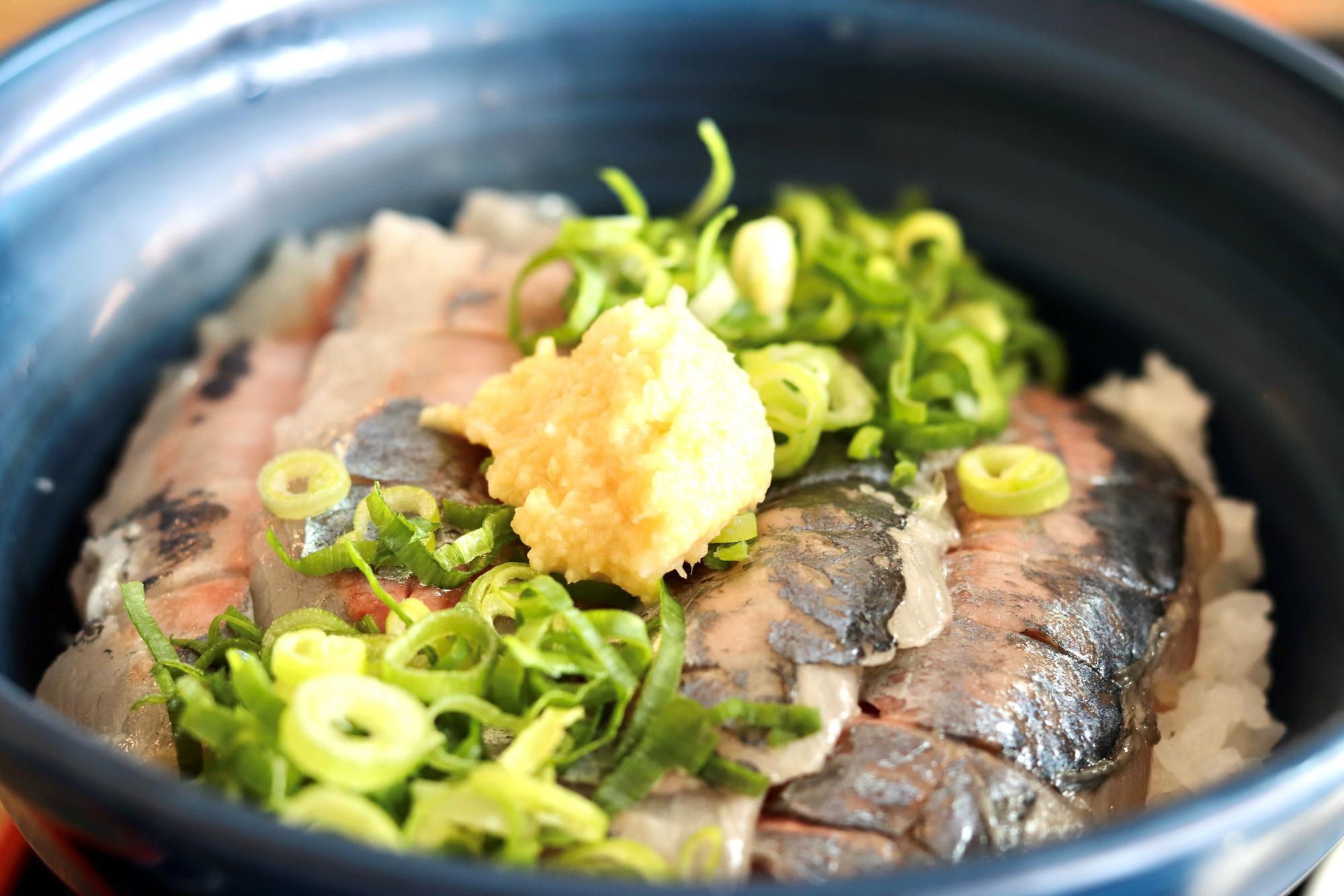 いけすやさんの「二食感あじ丼」（以前食べに伺ったもの）