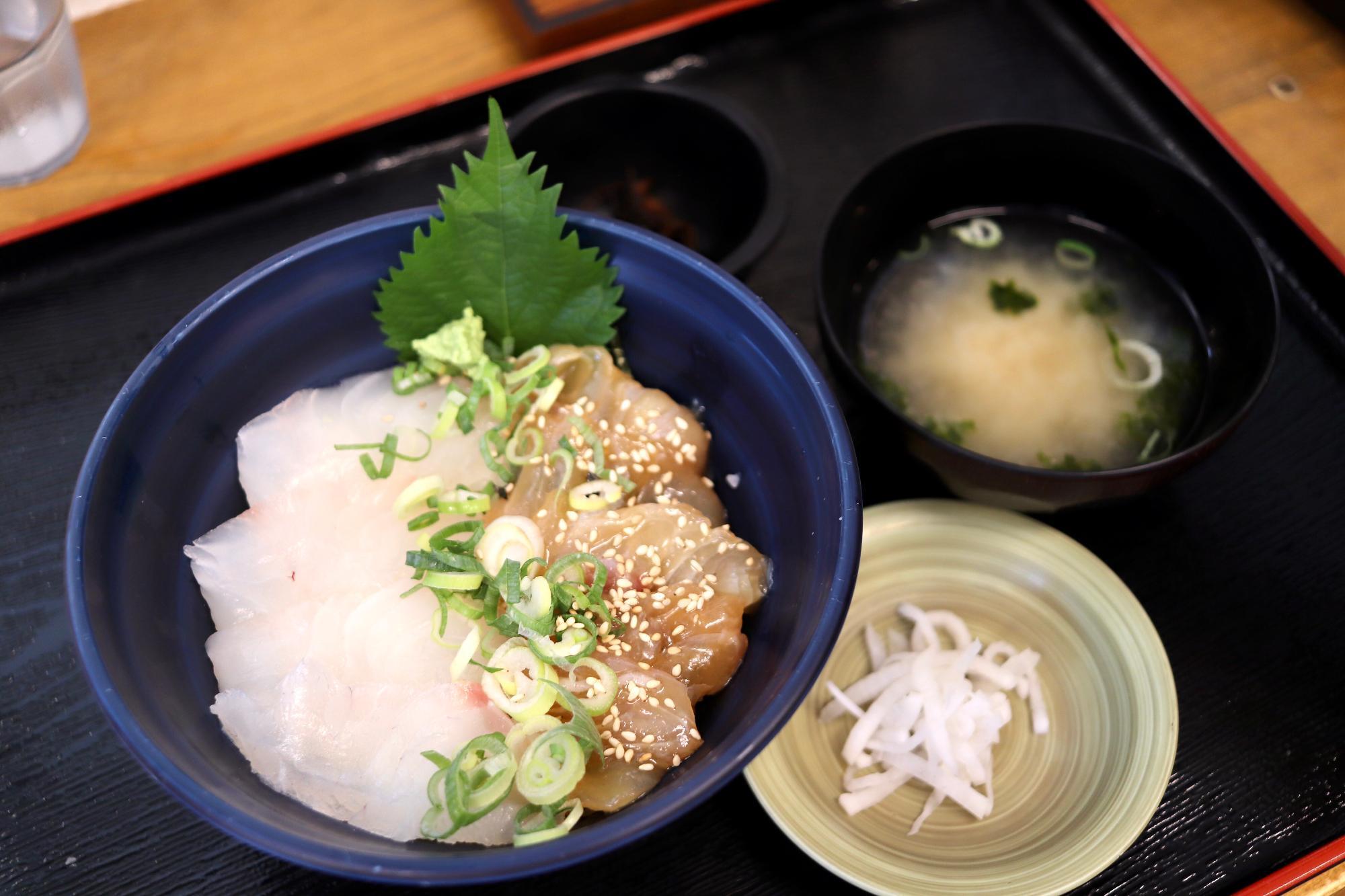 「活まだい二種丼」1,200円税込