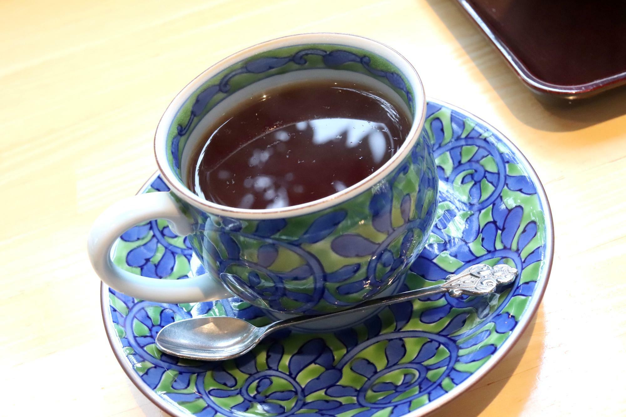 新潟県はお茶栽培の北限「雪国紅茶」