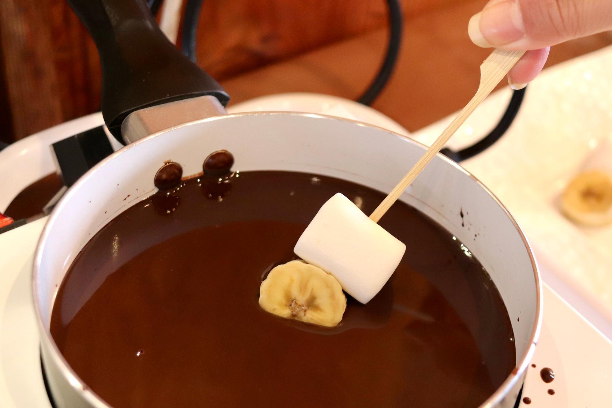 濃厚チョコソースのチョコフォンデュも