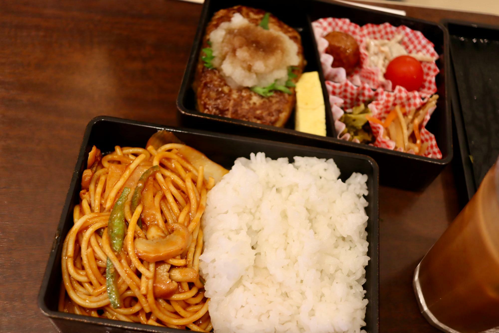 2段構えのボリューム満点ランチ