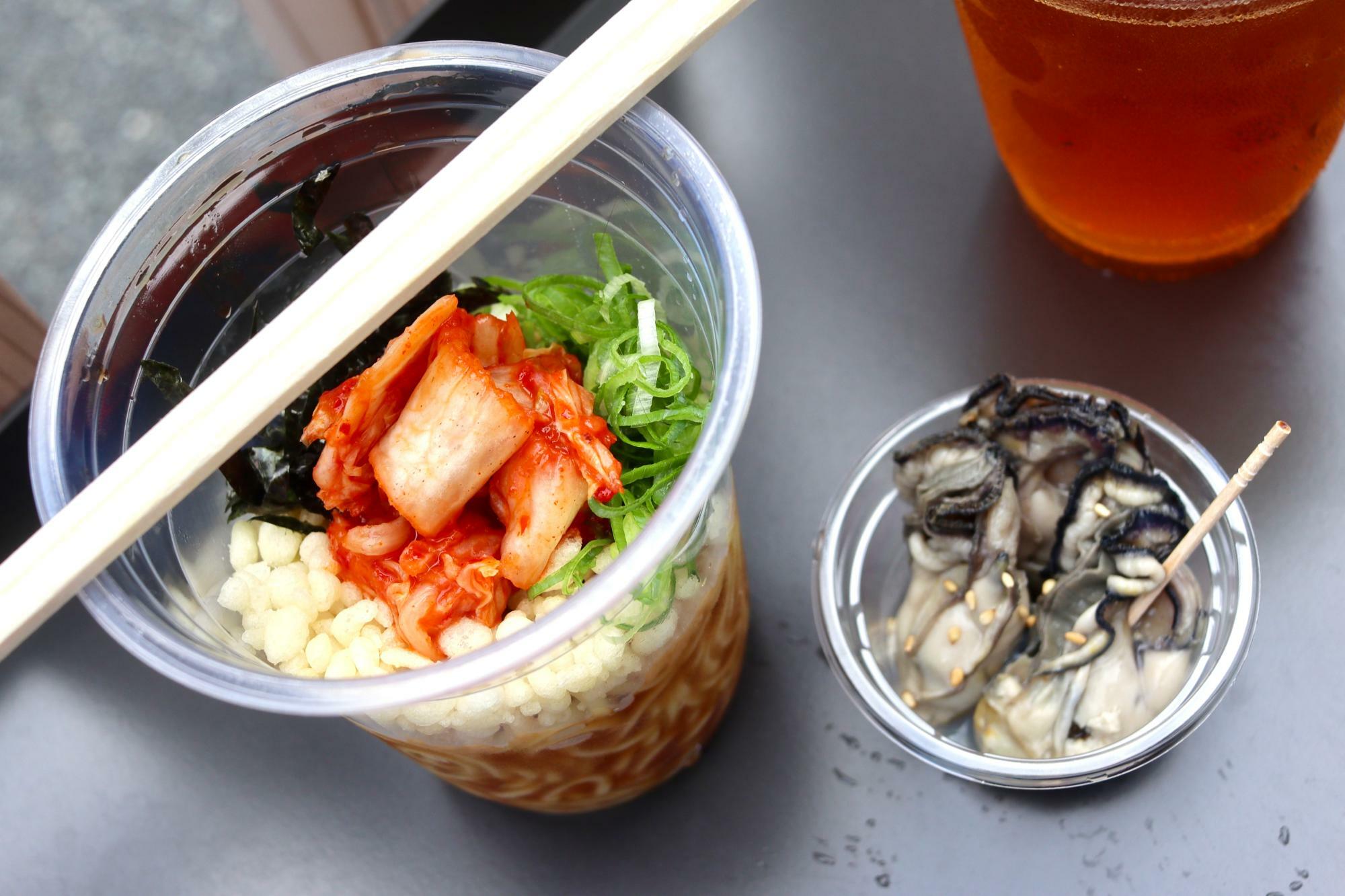 おっこん雅さんのぶっかけラーメンと牡蠣ダシ醤油漬け